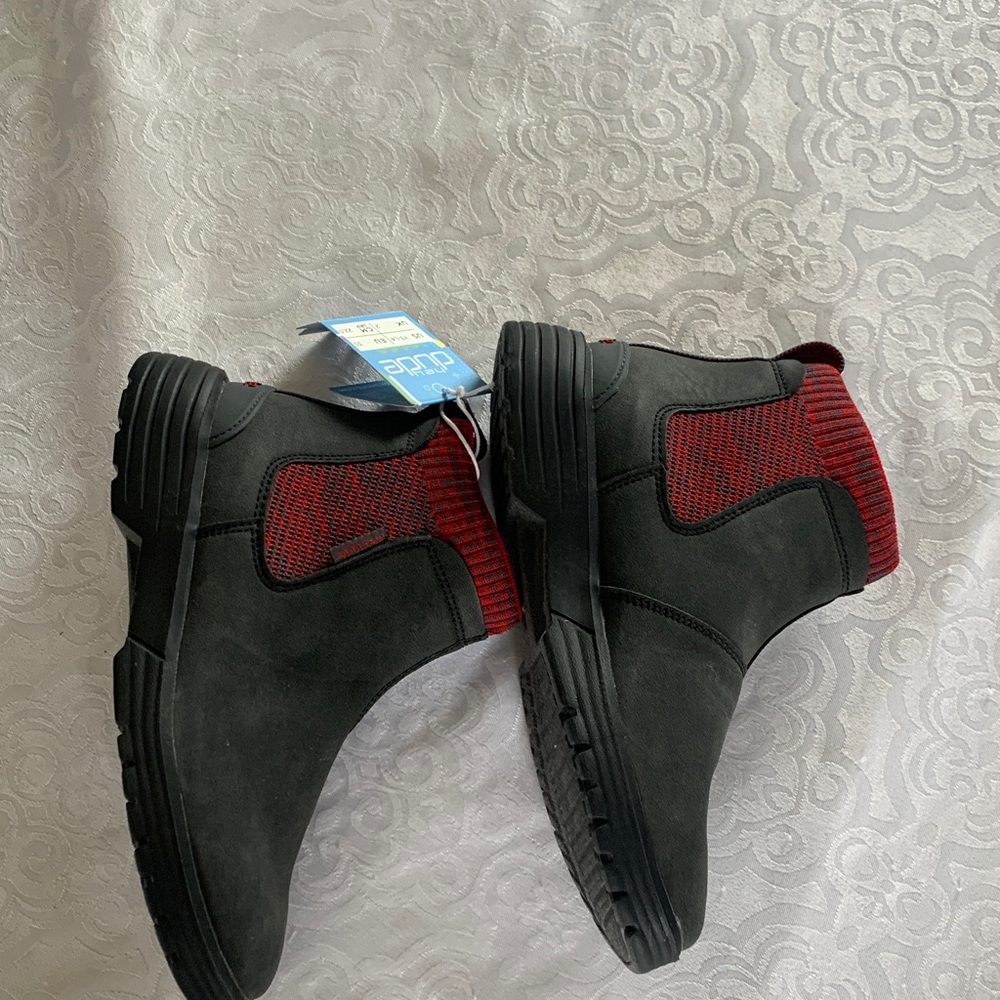 Hey Dude Kids Boots - Black and Red - Picture 2 of 14
